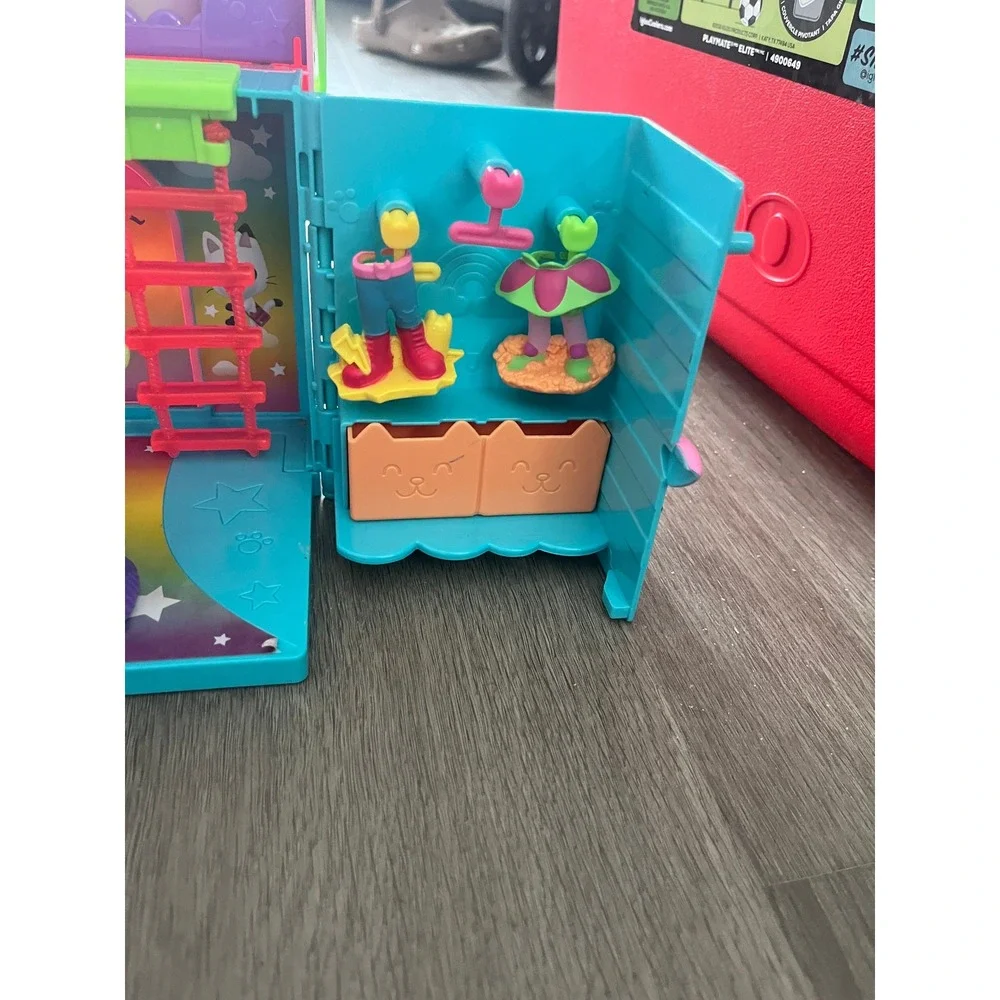 Gabby's Dollhouse Rainbow Closet w/figure and Accessories